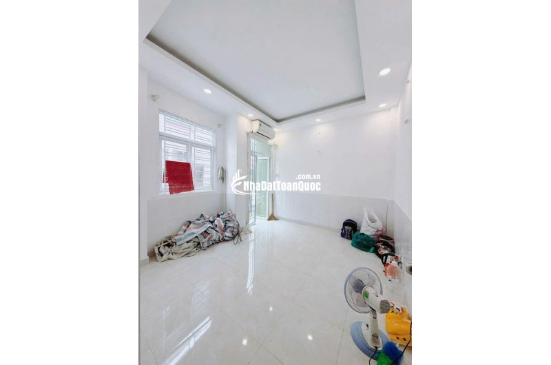 NHÀ ĐẸP QUẬN 4_4 TÀNG ĐÚC_30M2_KO QH_4 TỶ NHỈNH
