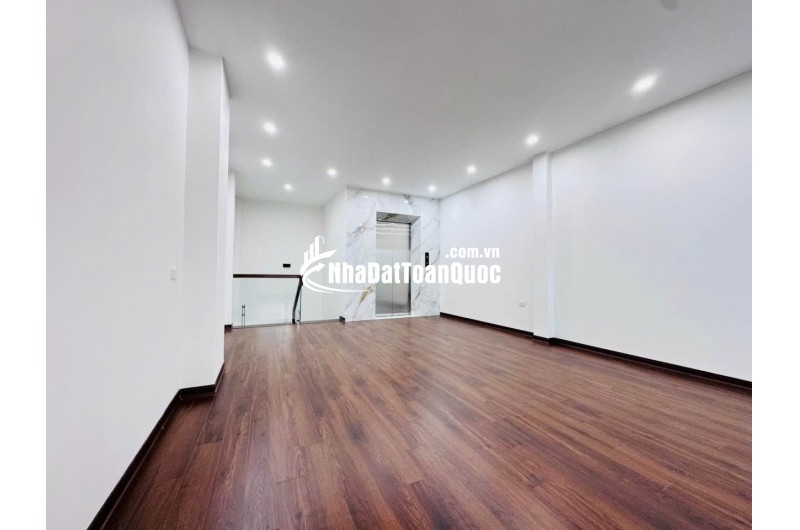  BÁN NHÀ TRUNG TÂM THẠCH BÀN – 55m², 7 TẦNG, THANG MÁY, Ô TÔ ĐỖ CỬA 