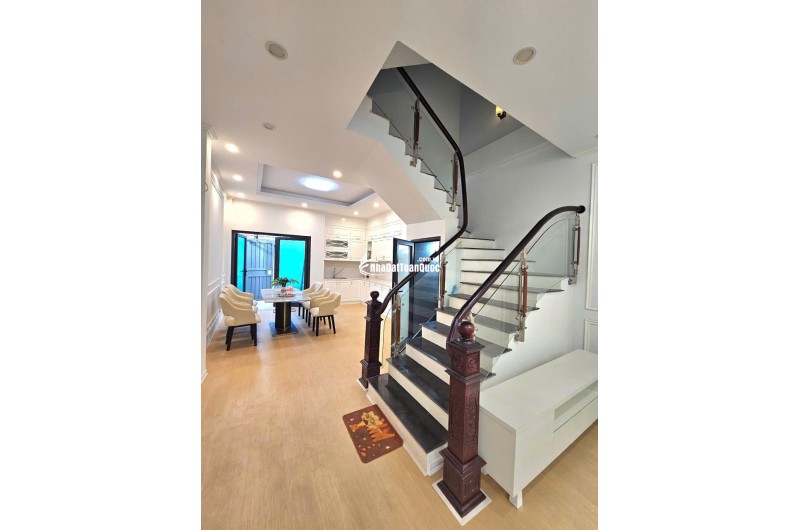  NHÀ ĐẸP 68 m2 TRUNG TÂM THẠCH BÀN – Ô TÔ ĐỖ CỬA – 2 MẶT NGÕ 