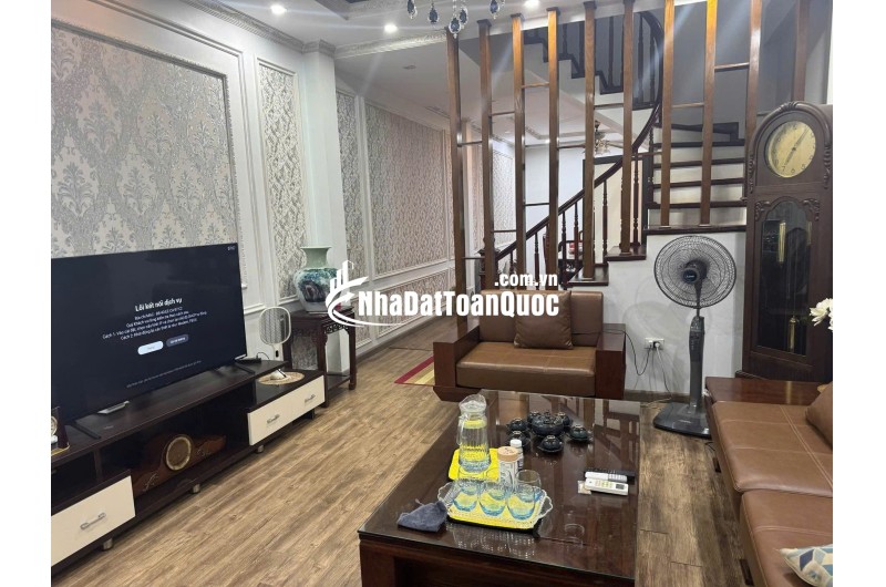 Bán nhà Nguyễn Văn Huyên 40m2x6T,  sát ô tô tránh, kinh doanh đỉnh, chỉ 15 tỷ