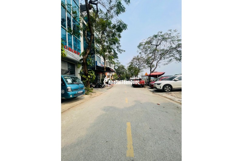 Bán đất X2A - Yên Sở, phân lô vỉa hè ô tô tránh, lô góc thoáng 3 mặt, 86m2 mặt tiền 5.5m, giá 26.5 tỷ.