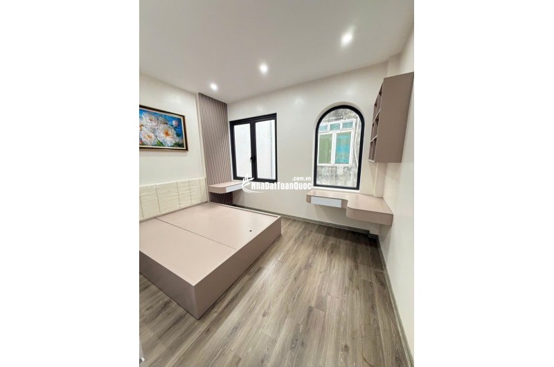 Hàng hiếm !!!! Nhà thượng thanh 44m2. 5 tầng dân xây - ô tô đỗ tận cửa - giá chỉ hơn 6 tỷ