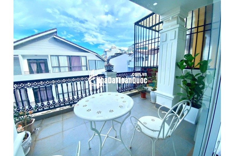 BÁN KHÁCH SẠN ĐẸP TRUNG TÂM ĐÀ LẠT – ĐƯỜNG NGUYỄN THỊ NGHĨA