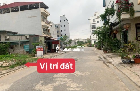 Bí mật lô đất 100m2 gần Đại học FPT, khu vực trung tâm Hòa Lạc. Phù hợp xây trọ, đầu tư sinh lời, kết nối Metro 5 – Quốc Lộ 21. Liên hệ xem đất ngay.