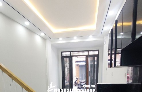 NHÀ ĐẸP HẺM XE HƠI RẠCH ÂU DƯƠNG LÂN – Q8 – 3.3/3.9M x10M – 3 TẦNG – GIÁ 6.8 TỶ