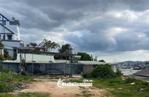 ĐẤT ĐẸP GIÁ TỐT – VUÔNG VỨC GẦN KHU THỂ THAO ĐÀ LẠT
Vị trí: Đường Cao Bá Quát – P6 cũ – Đà Lạt