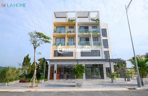 BÁN NHANH nhà phố sân vườn cách TP HCM 5p chỉ 4x triệu/m2  giá đẹp nhà đẹp