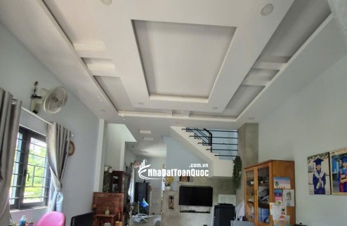 Bán nhà 1 trệt 1 lầu 1 sân thượng Hẻm đường LK 4-5 ,P.Bình Hưng Hòa B , Bình Tân