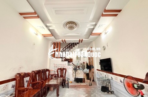 NHÀ 3 TẦNG ĐÚC BTCT Ô TÔ ĐỖ CỬA THÔNG KHẮP NGÃ