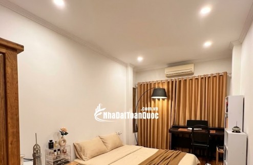 Nhà cạnh Trích Sài Tây Hồ ngõ thẳng tắp – 3 phút hồ - hướng đẹp – 3 gác đỗ cửa - ở thích