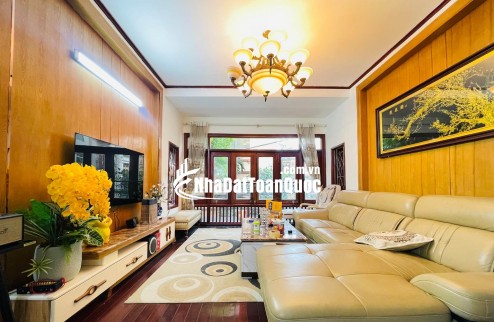 Trung Tâm Lạc Long Quân - Nhà Mới 6 Tầng - Chủ Xây Tâm Huyết Tặng Nội Thất - Ô Tô Tránh - Sổ Vuông Đẹp - Ở Sướng