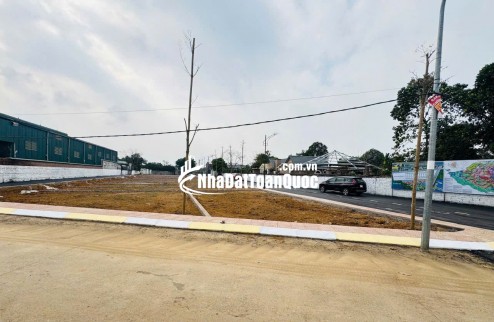 Đột phá lô đất 100m2 gần Bình Yên, khu vực trung tâm Hòa Lạc. Phù hợp xây trọ, đầu tư sinh lời, kết nối Metro 5 – Quốc Lộ 21. Liên hệ xem đất ngay.