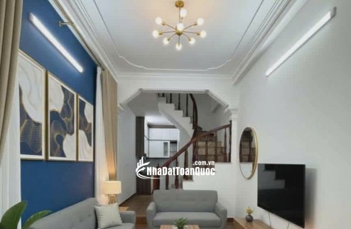 CHỈ HƠN 3TỶ CÓ NHÀ - LÔ GÓC THOÁNG - LINH LANG  #CHÍNHCHỦ Ô TÔ, 3 BƯỚC RA PHỐ - TRUNG TÂM BA ĐÌNH - GIÁP RANH CẦU GIẤY - TÂY HỒ - HÀ NỘI. Ở