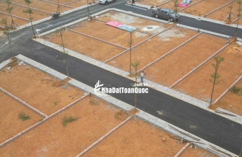 CỰC HOT - BÁN NHANH LÔ GÓC 2 MẶT TIỀN SIÊU HIẾM GẦN ĐHQG, FPT HOÀ LẠC, DIỆN TÍCH 102.2M2, FULL THỔ CƯ, SẴN SỔ GIÁ CHỈ NHỈNH 3 TỶ