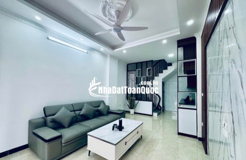 Bán nhà trung tâm Thạch Bàn, Long Biên 30m2 x5 tầng xây mới nhỉnh 6 t.ỷ