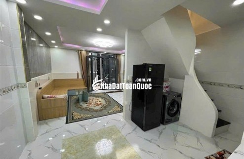 NHÀ ĐẸP Q7 - 2 TẦNG - 46m2 - GẦN MẶT TIỀN - CHỈ 3TỶ NHỈNH