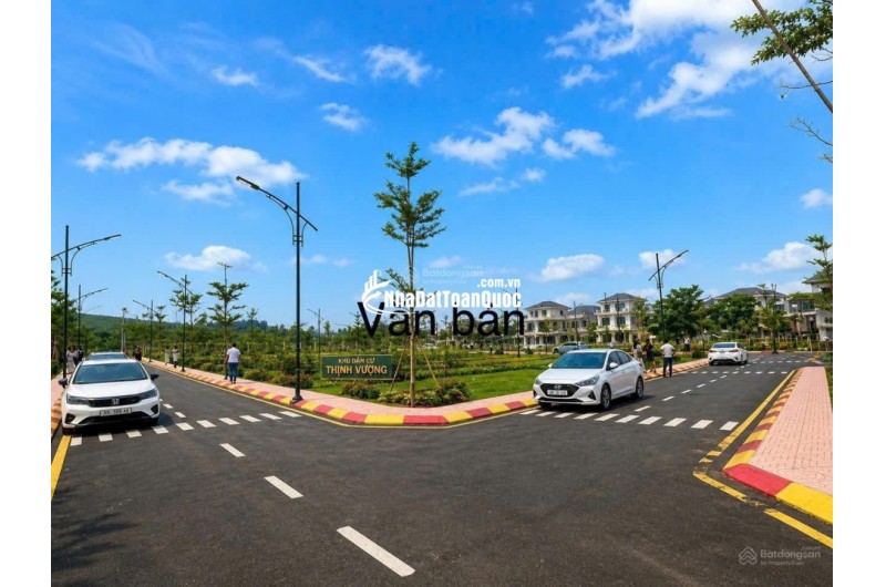 Cần bán 100m hàng F0 xã phú cát Hoà Lạc , cạnh nhà máy in tiền,Đh quốc gia ,Đh FPT giá 2,5tỷ