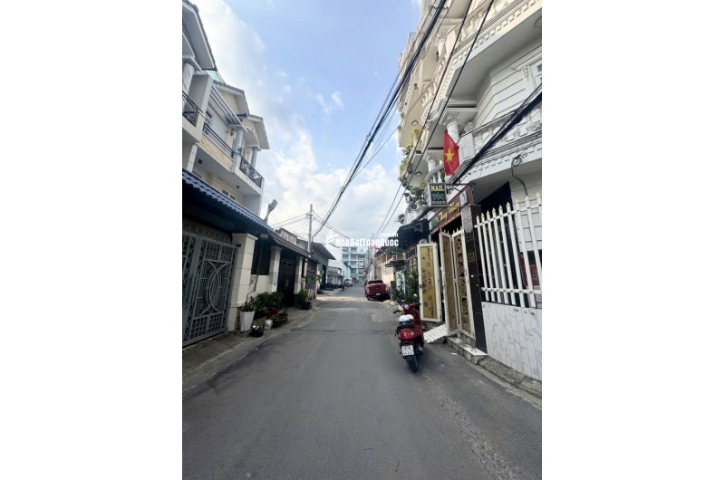 BÁN NHÀ TẠI BÌNH HƯNG HOÀ A. DT 87M2 SHR CHỈ 8.3 TỶ. LH: 0902950730 KHANH.