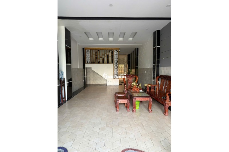 Bán nhà siêu đẹp 5x20m 1 trệt 3 lầu sân thượng MT Trịnh Quang Nghị Bình Chánh