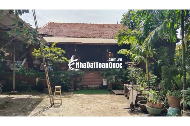 CC BÁN GẤP NHÀ C4, KHU ĐẤT ĐANG LÀM XƯỞNG CƠ KHÍ, GẦN 2500M2 SÁT MT835, CHỈ 14 TỶ. LH:0909327086.