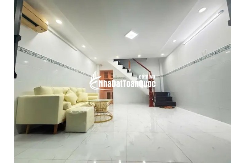 Bán nhà ngõ Bùi Văn Ba, Q.7, 28m², 2 tầng, 2PN, Sổ Hồng, 4.5 tỷ. LH 0947283834