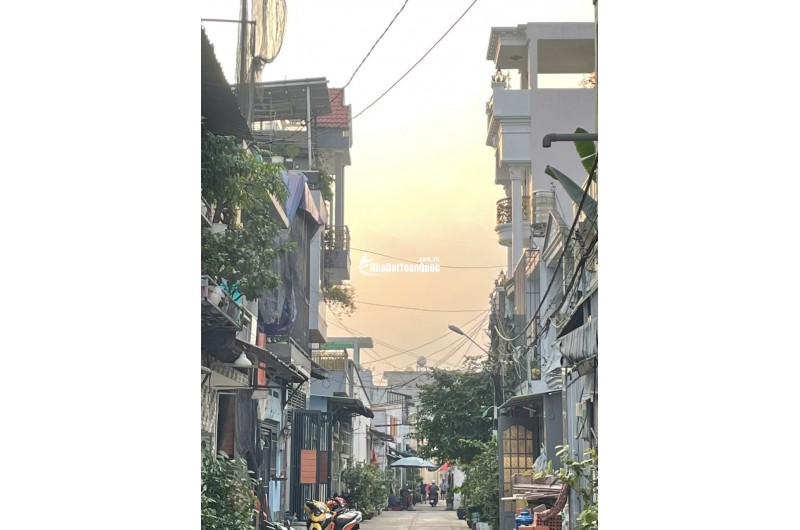 NHÀ MỚI SIÊU ĐẸP NGAY CHỢ LK 5/6, BHHB, BÌNH TÂN – 32,4M2 – 3TY380. LH:0908018219