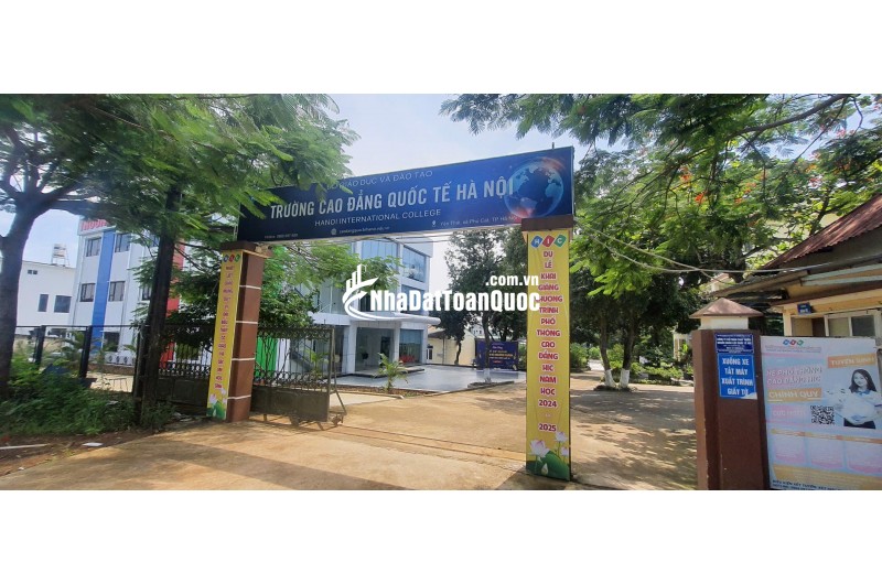 Bán mảnh đất( 8x15 )120m2 full thổ cư. xã Phú Cát Hà Nội,Cách ql21 150m, cạnh trường đại học công nghệ