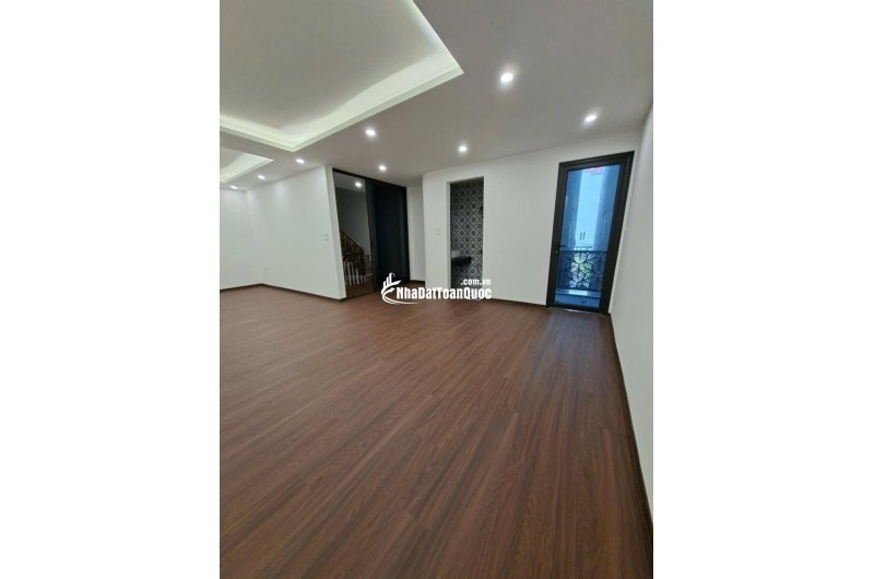HIẾM BÁN - ĐỨC GIANG - LONG BIÊN - NHÀ DÂN XÂY CHẮC CHẮN - DIỆN TÍCH RỘNG THOÁNG - 58M - NHỈNH 7 TỶ
