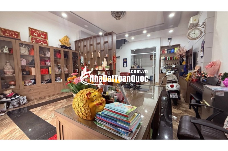 KHU BÀU CÁT TÂN BÌNH HIẾM, 5 TẦNG SANG TRỌNG, THANG MÁY