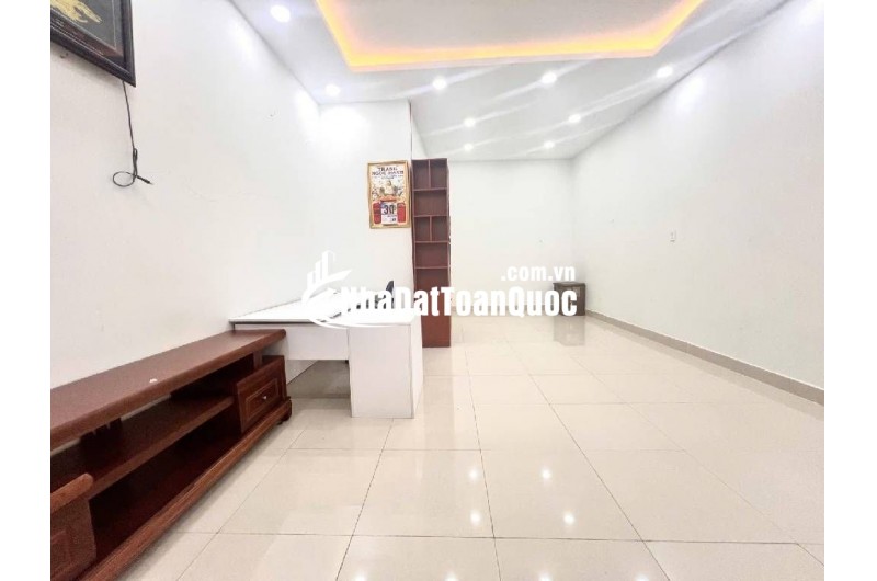 THƠM  NHÀ 3 TẦNG MTKD Đường Số 4 Linh Xuân - 140m² - Ngang 6.8m  Giá Chỉ 8.4 Tỷ