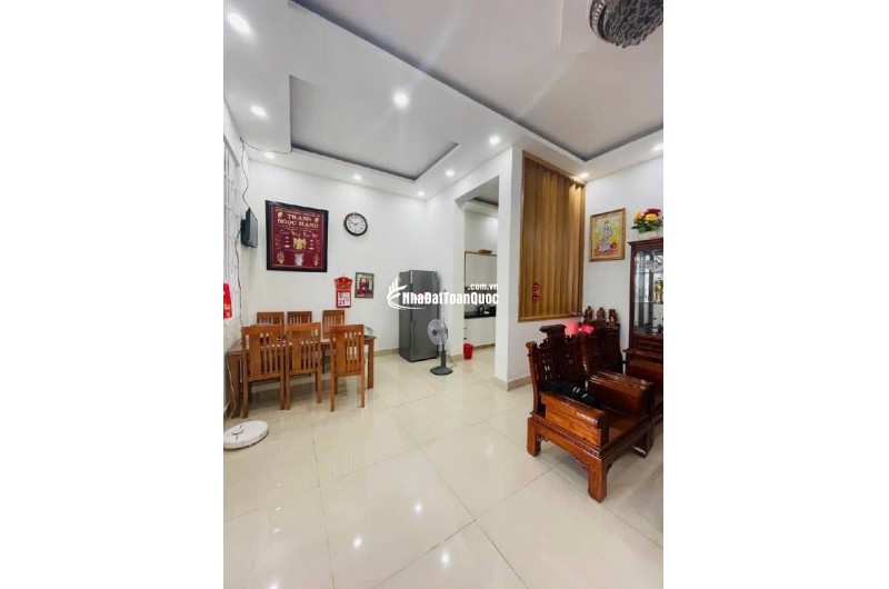 THƠM  NHÀ 3 TẦNG MTKD Đường Số 4 Linh Xuân - 140m² - Ngang 6.8m  Giá Chỉ 8.4 Tỷ