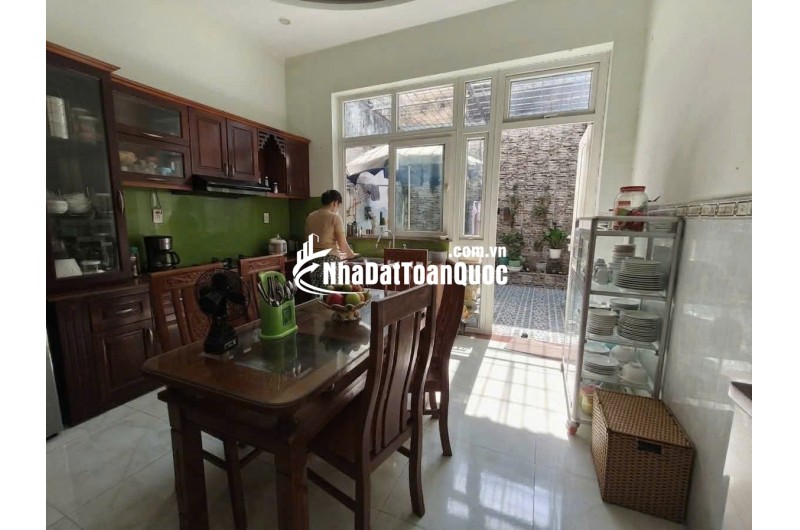 Bán nhà 1 trệt 1 lầu mặt tiền DT42, Đông Thạnh Hóc Môn tiện kinh doanh