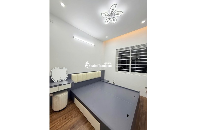 BÁN CHUNG CƯ KĐT VIỆT HƯNG LONG BIÊN  NHỎ TIỀN