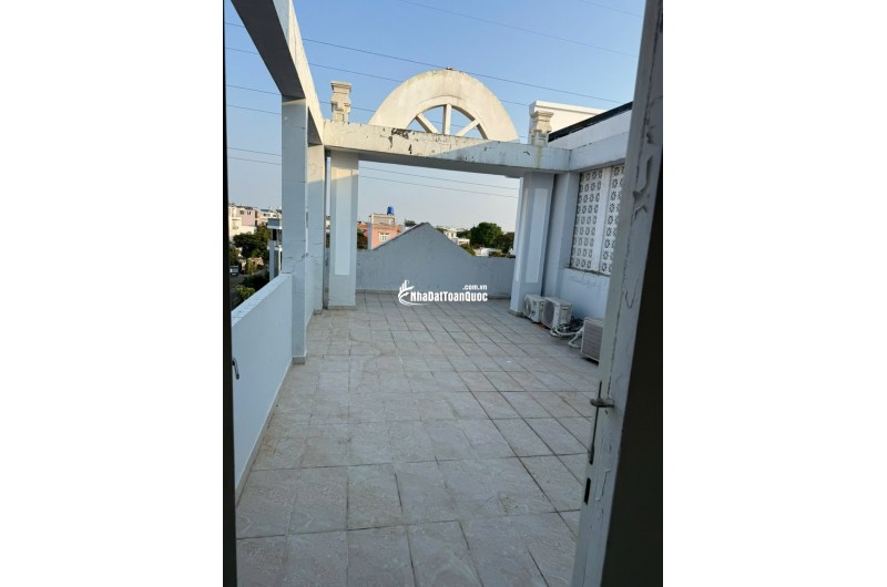 Bán nhà siêu đẹp 5x20m 1 trệt 3 lầu sân thượng MT Trịnh Quang Nghị Bình Chánh