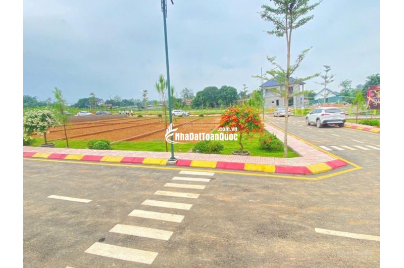 Cần bán 100m hàng F0 xã phú cát Hoà Lạc , cạnh nhà máy in tiền,Đh quốc gia ,Đh FPT giá 2,5tỷ