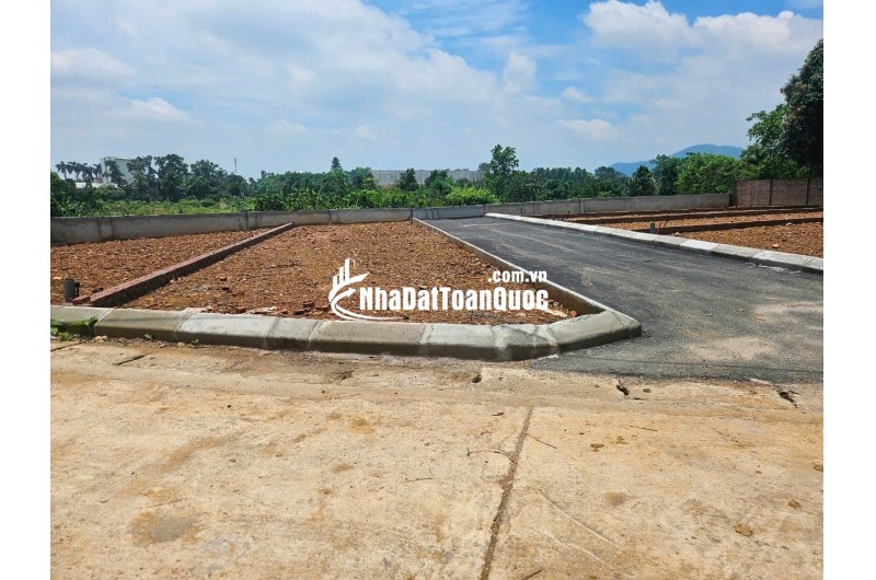 BÁN NHANH LÔ GÓC GẦN UBND XÃ ĐOÀI PHƯƠNG- HÒA LẠC- DIỆN TÍCH 105M2- NHỈNH 2 TỶ- FULL THỔ CƯ - SẴN SỔ CÔNG CHỨNG