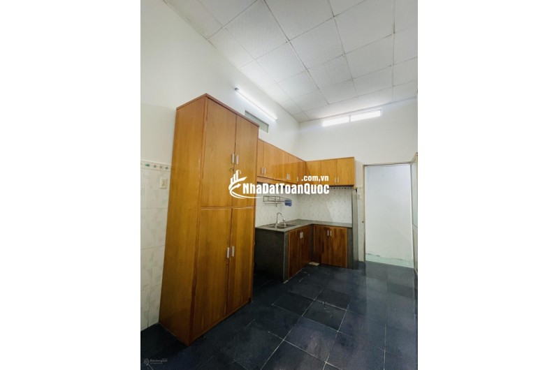 Bán căn góc 2 mặt tiền trung tâm Nha Trang, cách Champa Island 400m. DT 78m2 giá chỉ 2 tỷ 850tr
