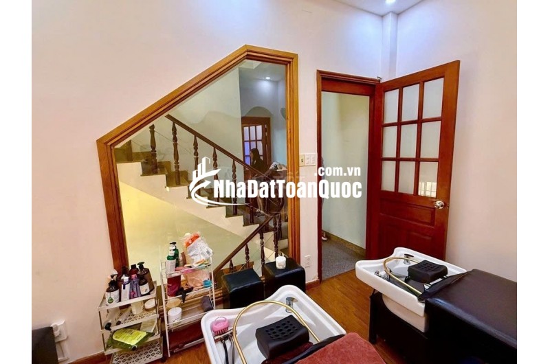 NHÀ ĐẸP – GIÁ TỐT- CHỦ BÁN NHÀ Tại Đường Hồng Lĩnh, Phường 15, Quận 10, Tp Hồ Chí Minh