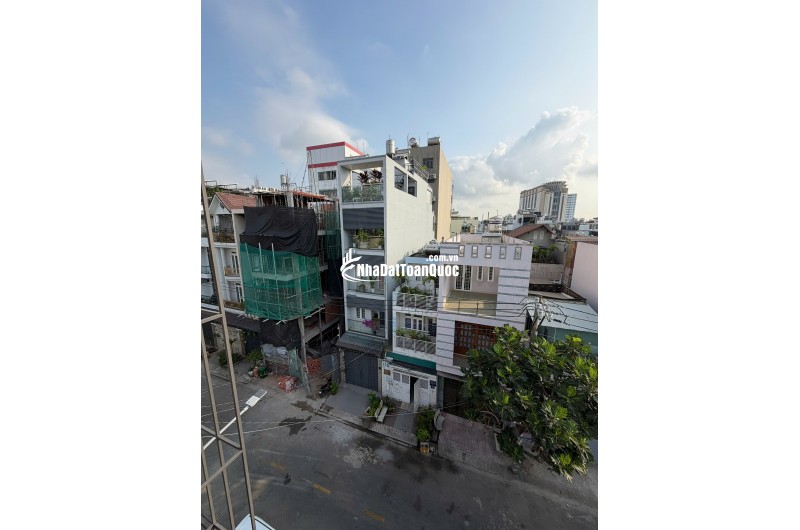 Bán nhà mặt phố phường Tân Sơn Nhất (p7)  - lô góc - đường rộng 10m có vỉa hè KD