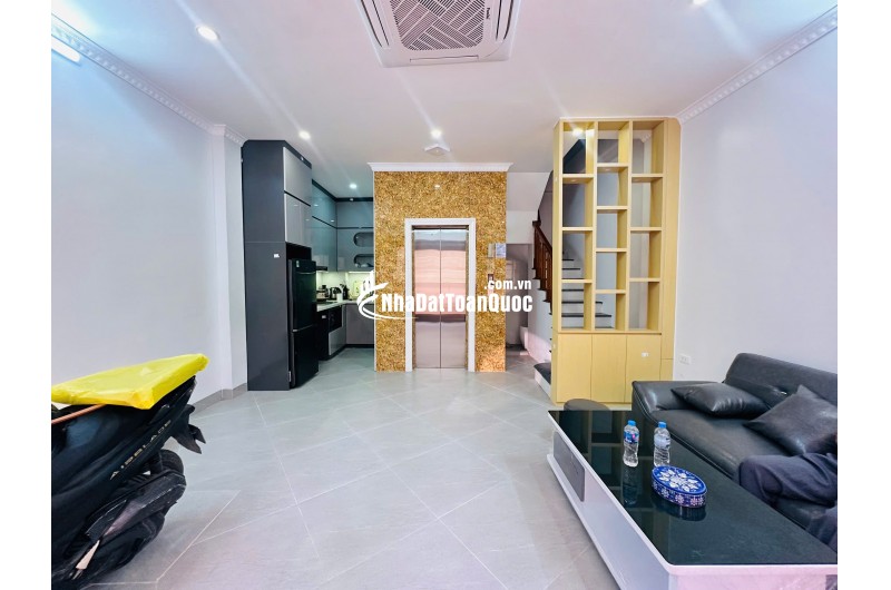 NHÀ ĐẸP  XÂY MỚI CỨNG- FULL NỘI THẤT ĐẸP LONG LANH-6 TẦNG THANG MÁY ÊM RU -KHÁCH CHỈ VIỆC SÁCH VALI ĐẾN Ở