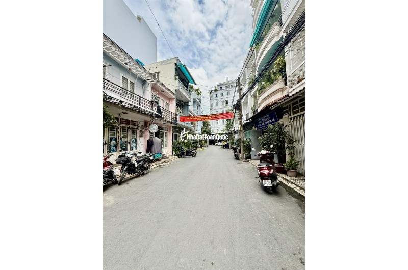 CHÍNH CHỦ, NGAY CHỢ HOÀNG HOA THÁM, DT 71M2, NGANG 5M, GIÁ CHỈ 12.8 TỶ, XÂY MỚI CHDV