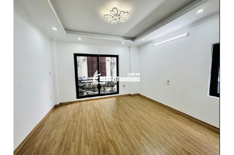GIẢM CHÀO GIÁ CỰC SỐC NHÀ PHỐ THẠCH BÀN 36MX5 TẦNG FUN NỘI THẤT NHÀ MỚI TOANH