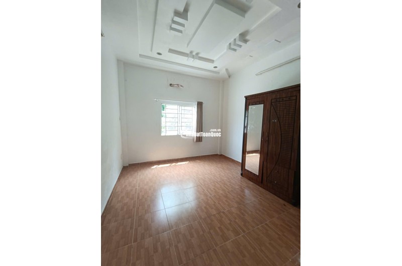 TÌM ĐÂU RA NHÀ 3 TẦNG ĐẸP - SÁT PHẠM VĂN ĐỒNG - CHỈ 8.6 TỶ