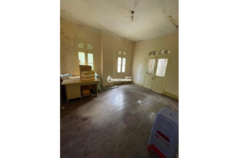 BIỆT THỰ PHÁP CỔ TTTP ĐÀ LẠT 1800M2 PHÁP LÝ RÕ RÀNG 75 TỶ. LH:0909267003.