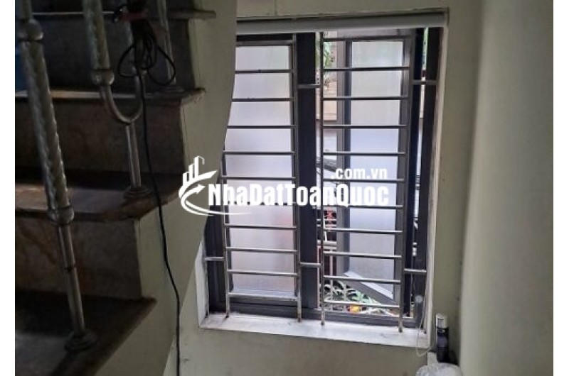 Chính chủ Bán nhà mặt tiền số 90B phố Cầu giấy, quận Cầu giấy HN