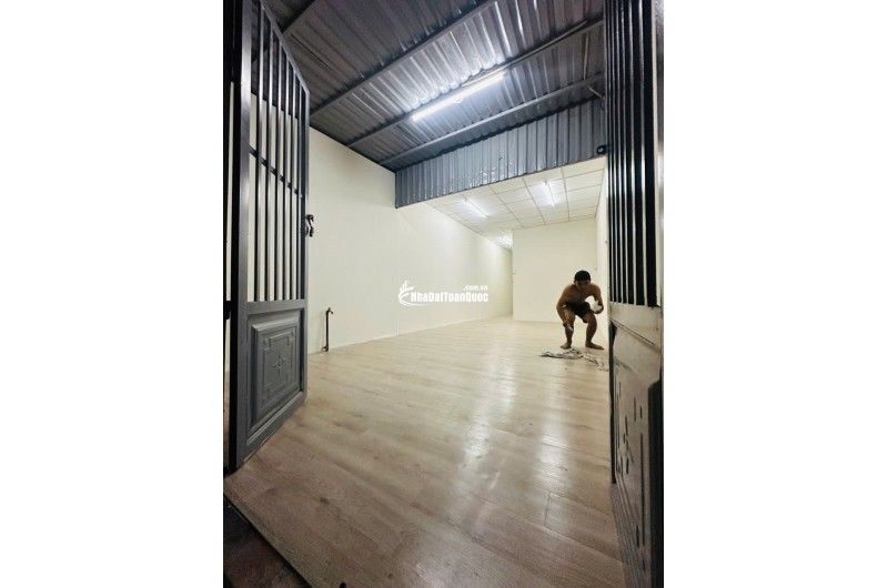 BÁN NHÀ GẦN SÂN BANH THẠNH XUÂN 25 Q12, DT 70M2 SHC CHỈ 1.040 TỶ. LH:NAM.0963677706.