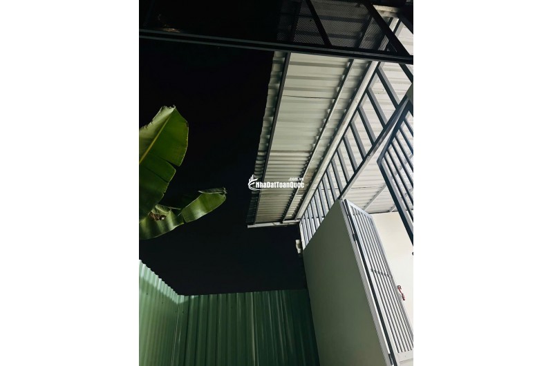BÁN NHÀ GẦN SÂN BANH THẠNH XUÂN 25 Q12, DT 70M2 SHC CHỈ 1.040 TỶ. LH:NAM.0963677706.