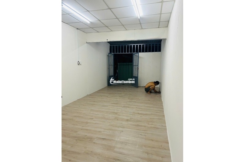 BÁN NHÀ GẦN SÂN BANH THẠNH XUÂN 25 Q12, DT 70M2 SHC CHỈ 1.040 TỶ. LH:NAM.0963677706.