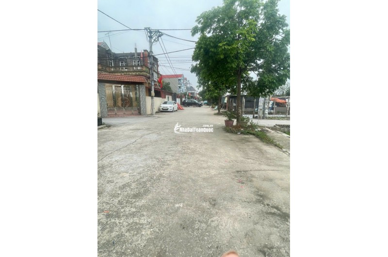 chính chủ bán đất, gần trường học, vị trí đẹp để kinh doanh
