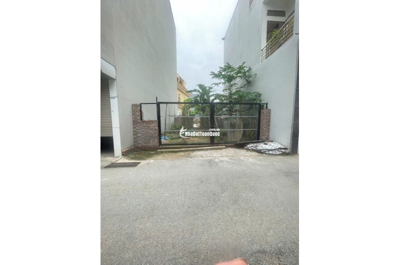 chính chủ bán đất, gần trường học, vị trí đẹp để kinh doanh